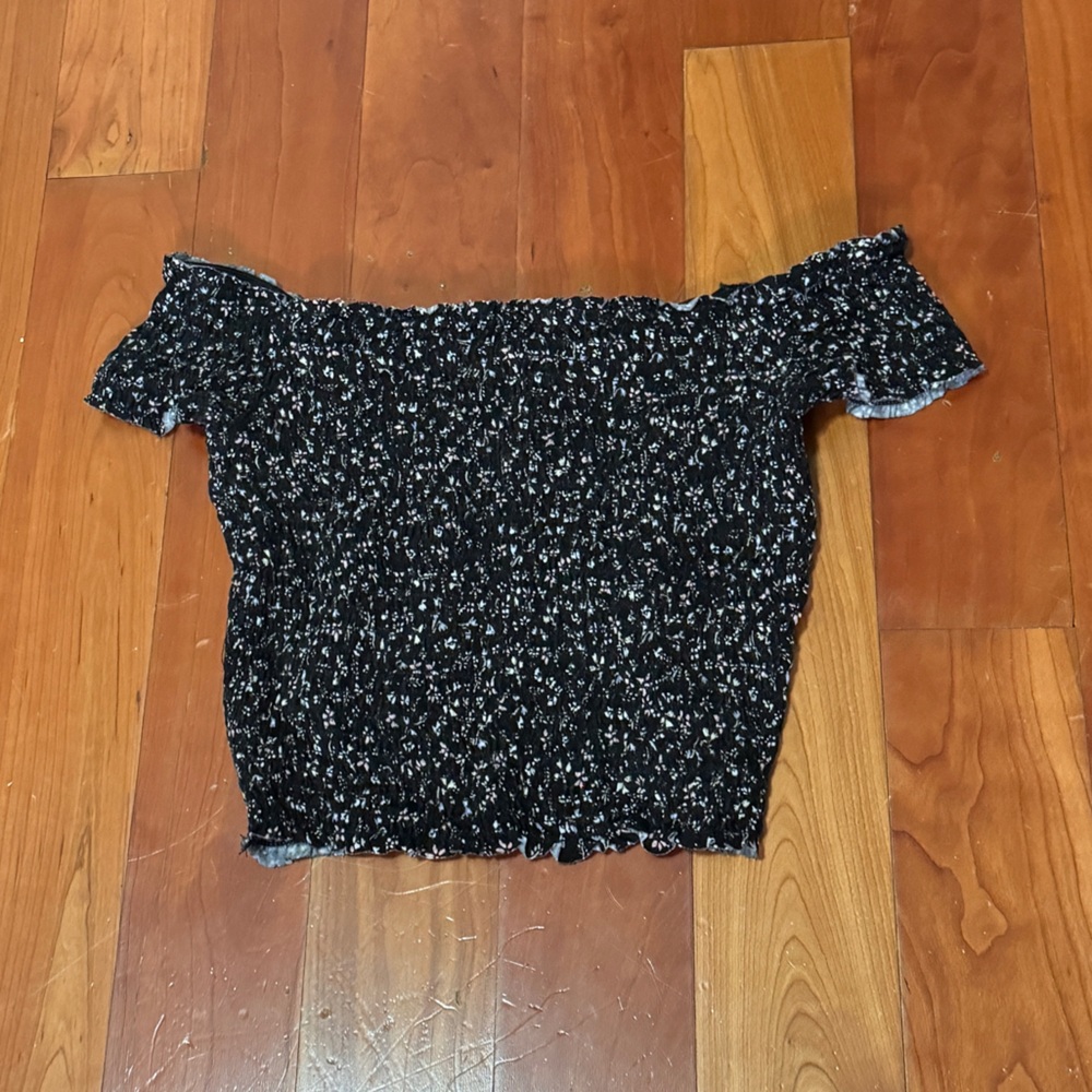 Garage off the shoulder crop top size medium